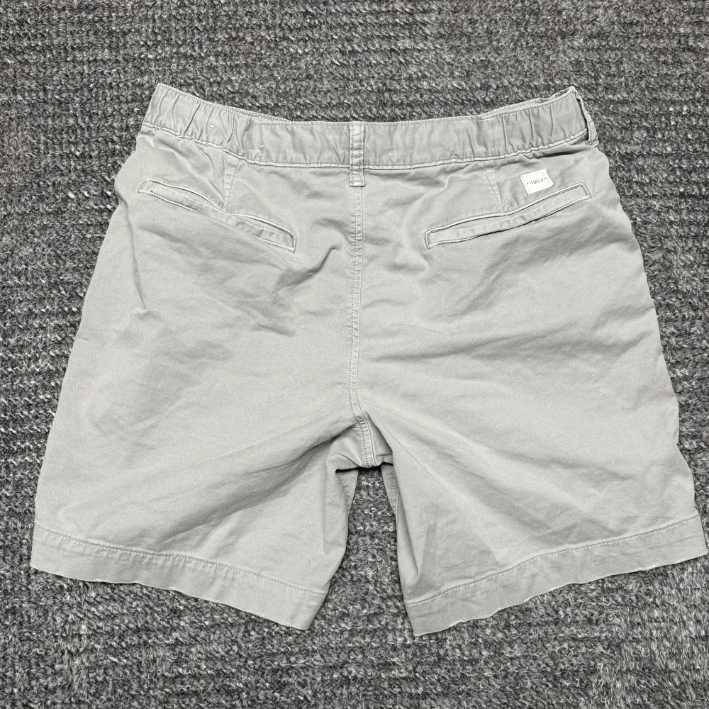 American Eagle Mens Flex Classic Shorts Size 33 Gray Chino Flat Front - Picture 3 of 9